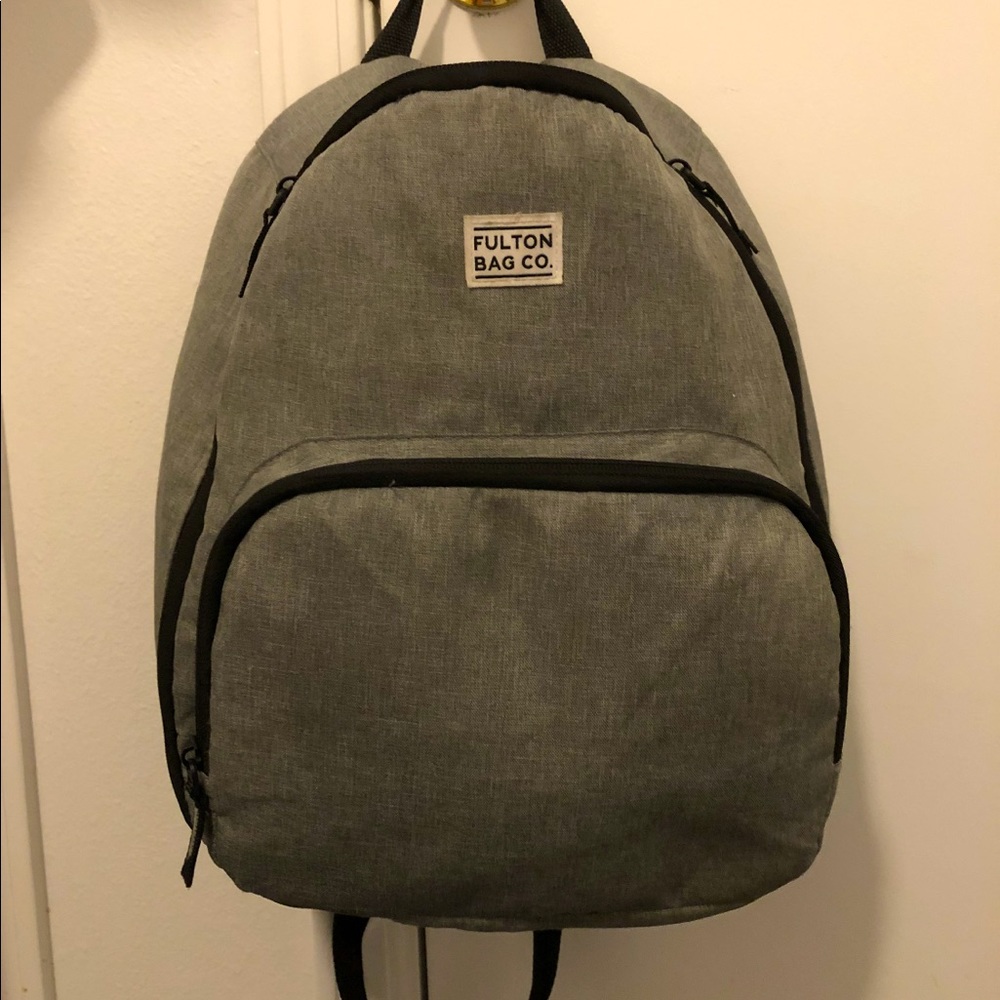 Slightly used diaper bag. Fulton Bag Co brand! Very roomy, good used condition!